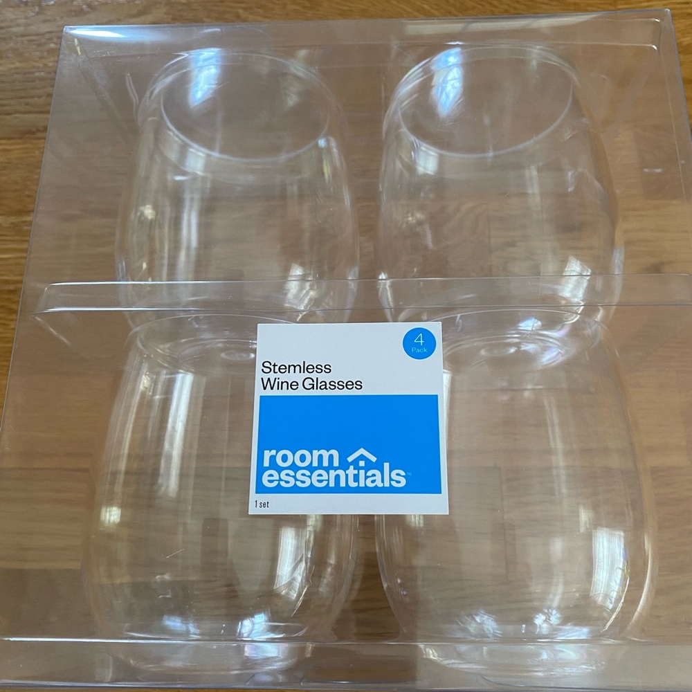 NWT Room Essentials from Target acrylic stemless wine glasses pack of 4
